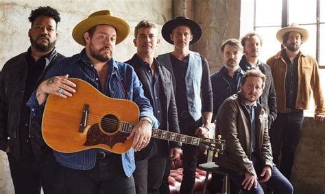  Nathaniel Rateliff & The Night Sweats: Podobne Do Dusz, Takie Same W rytmie!